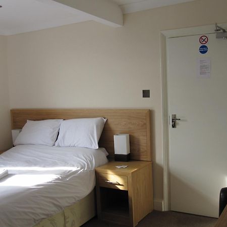 Clifton Lodge Hotel ไฮวิคัมบ์ ภายนอก รูปภาพ