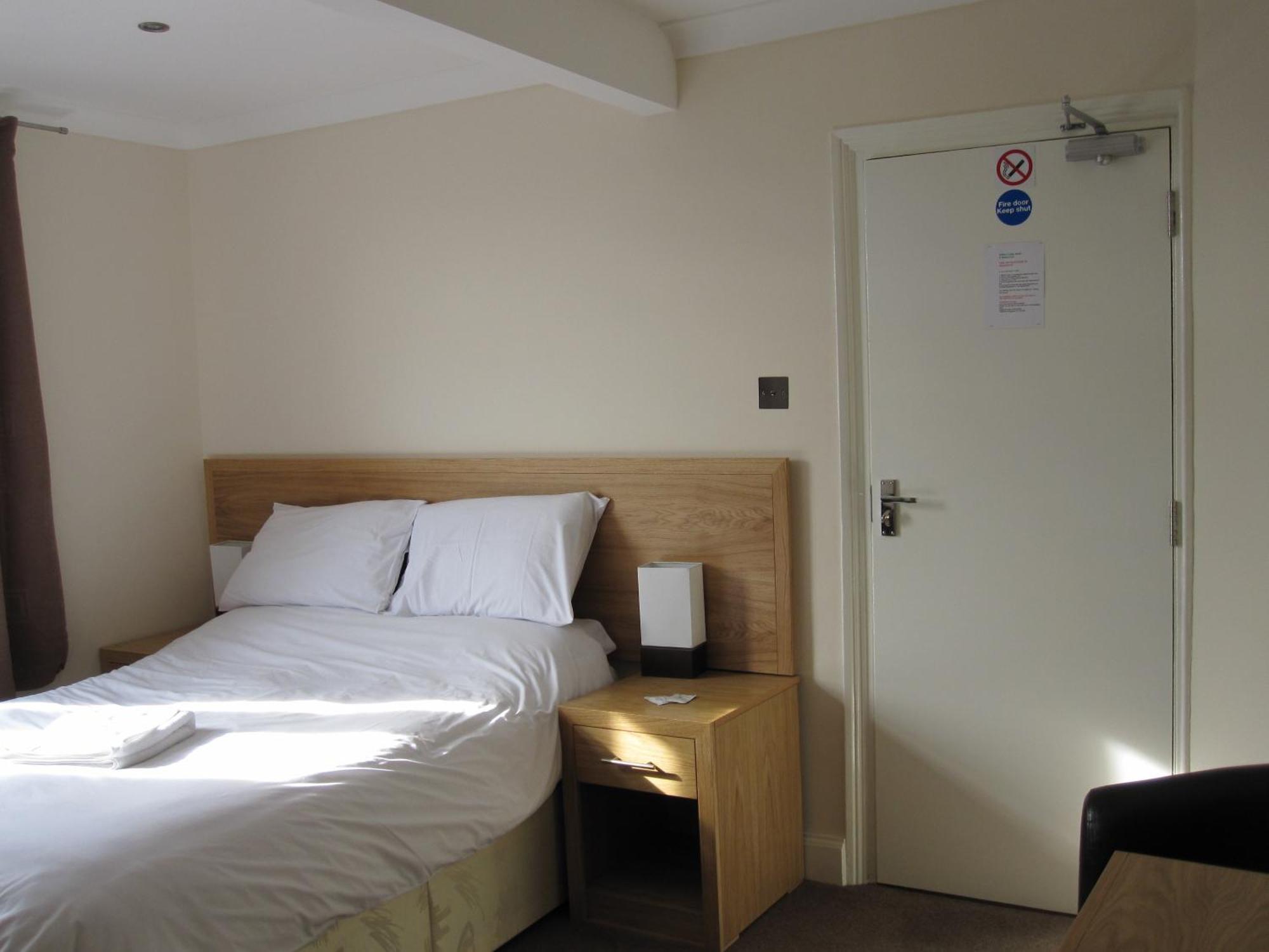 Clifton Lodge Hotel ไฮวิคัมบ์ ภายนอก รูปภาพ