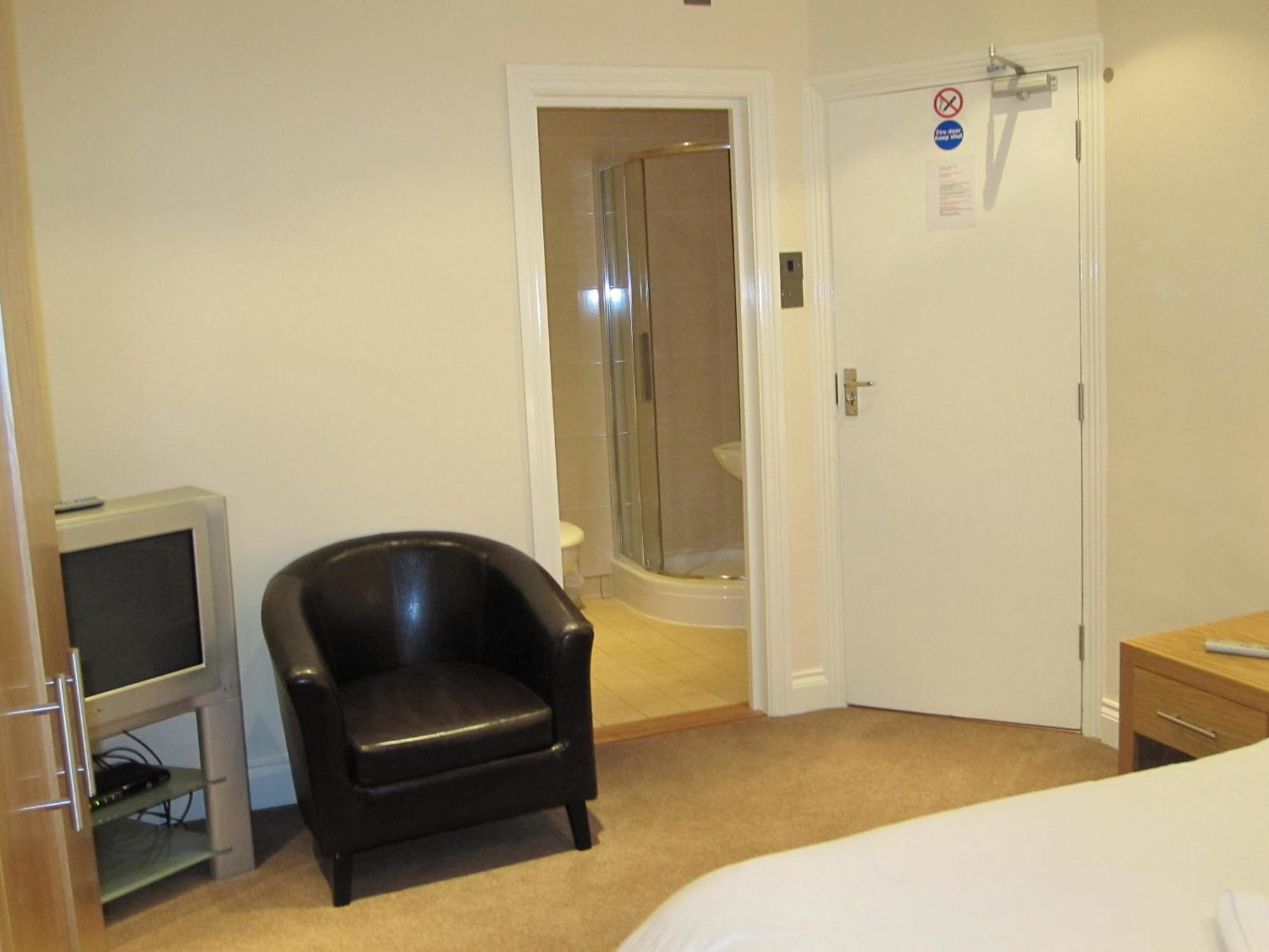 Clifton Lodge Hotel ไฮวิคัมบ์ ภายนอก รูปภาพ