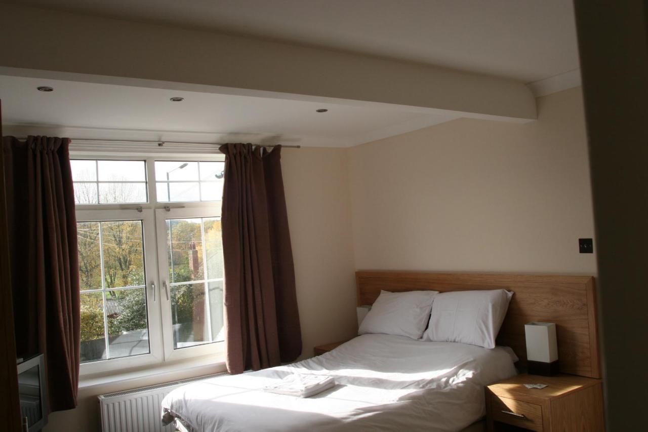 Clifton Lodge Hotel ไฮวิคัมบ์ ภายนอก รูปภาพ